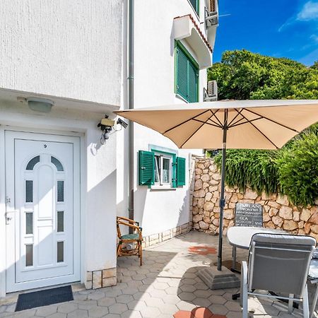 Apartments Oleander Kricin Baska  Exterior photo